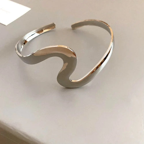 Bracelet ouvert ondulé avec torsion en argent vintage