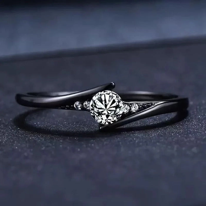 Bague vintage en or noir avec cristal