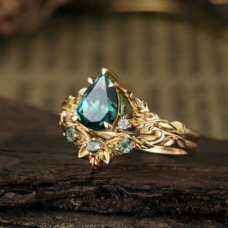 Bague vintage avec pierre verte florale