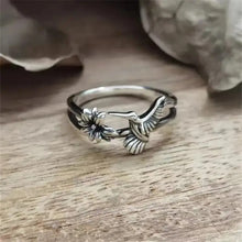 Bague vintage en argent avec fleur et colibri