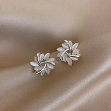 Boucles d'oreilles en pétales d'opale en or