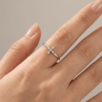 BAGUE BRILLANTE EN CROIX ARGENTÉE